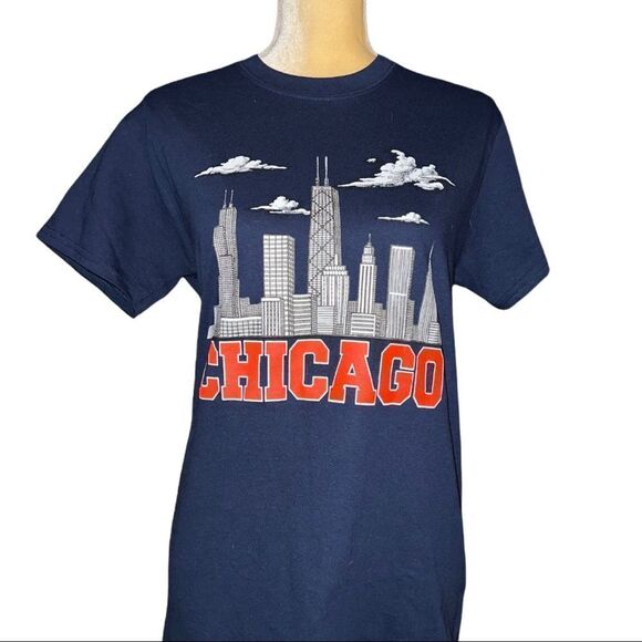Nwot! Blue Chicago T-shirt with skyline! - Picture 1 of 6